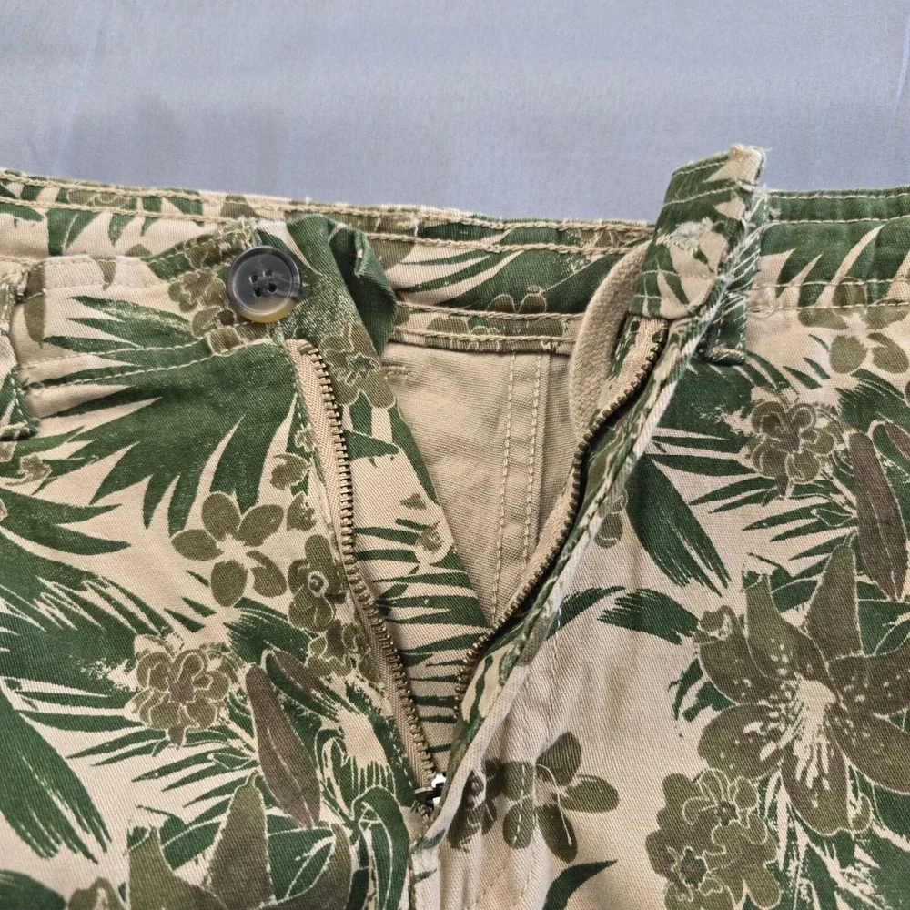 C&C California Floral Shorts Men 34 Tan Tropical Stretch Drawstring Pocket